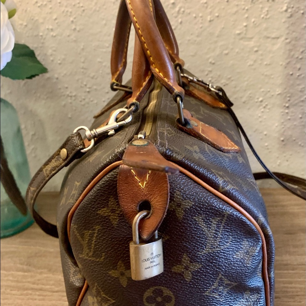 AuthenticšLOUIS VUITTON Vintage Speedy 25 Handbag - Picture 9 of 17